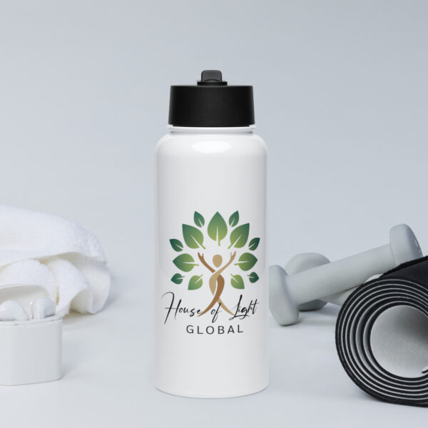 Stainless steel water bottle with a straw lid - Image 3